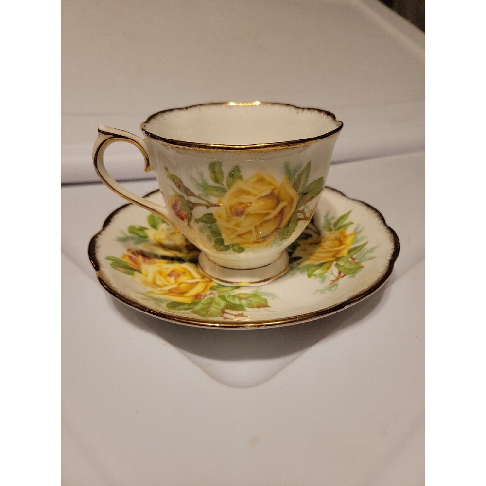 Vintage Estate Royal Albert Tea Rose Yellow Lots Gold Trim Cup Saucer Rd 839056